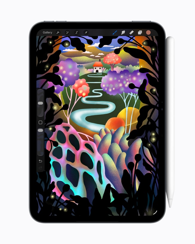 Un iPad mini con la app Procreate abierta junto a un Apple Pencil Pro